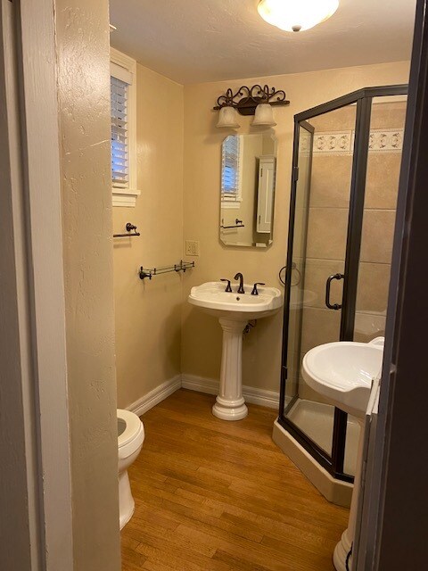 Building Photo - Gorgeous 2 bedroom, 1 bath apartment in Shields Mansion in the historic Old North End