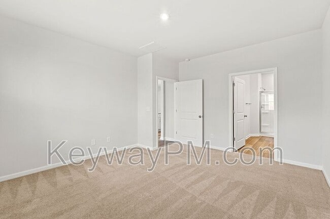 Building Photo - 644 Manitou Cir