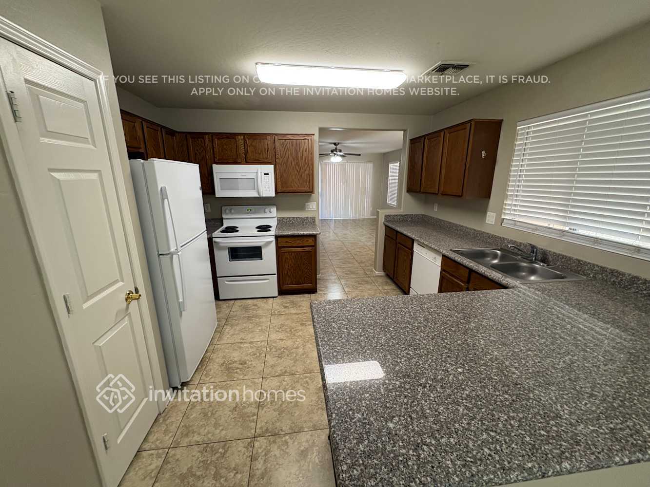 Building Photo - 12470 W Redfield Rd