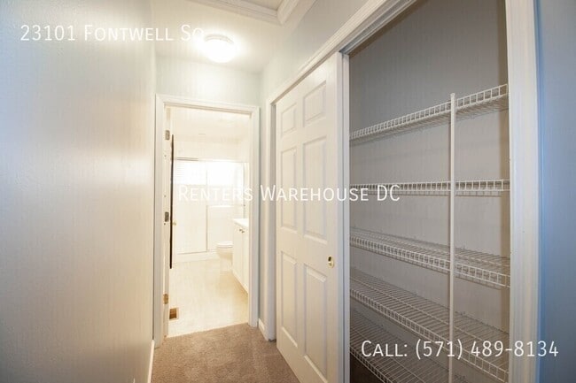 Building Photo - 23101 Fontwell Square