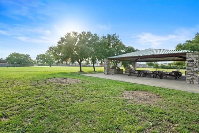 Building Photo - 7015 Redwood Falls Dr
