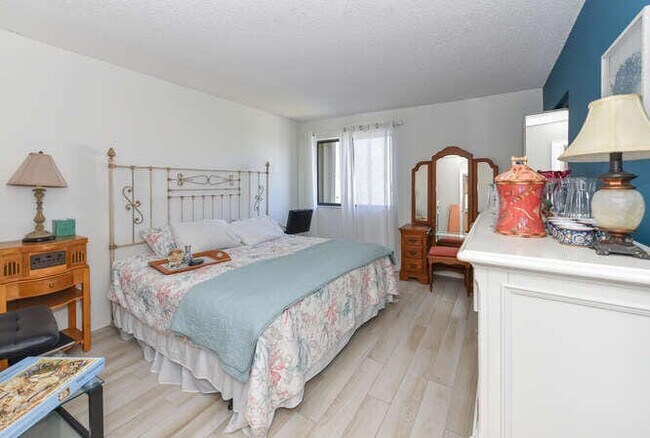 Building Photo - 1605 S US Hwy 1