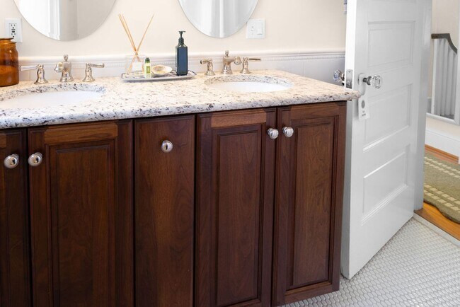 Building Photo - 3 Bed 2.5 Bath Home for Rent in Norfolk!