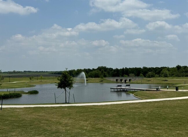 Building Photo - 118 Bluestem Dr