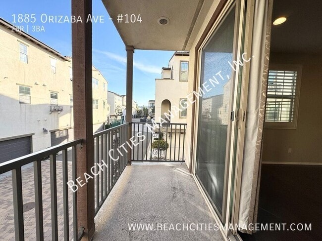 Building Photo - 1885 N Orizaba Ave