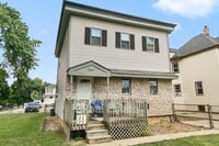 Building Photo - 621 Oneida St