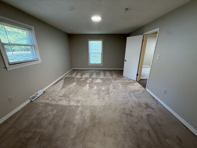 Building Photo - 364 Ridgewood Dr