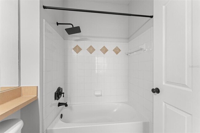 Building Photo - 12825 Madison Pointe Cir
