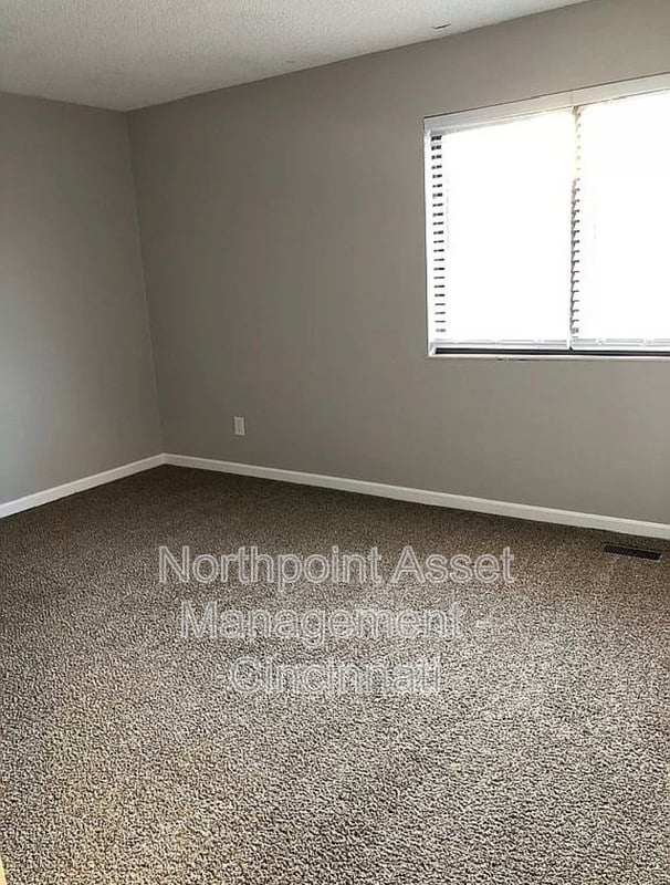Building Photo - 1056 Foster Ave