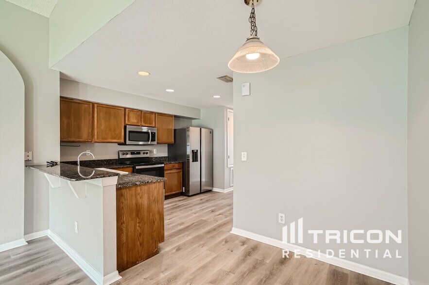 Building Photo - 11809 Brenford Crest Dr