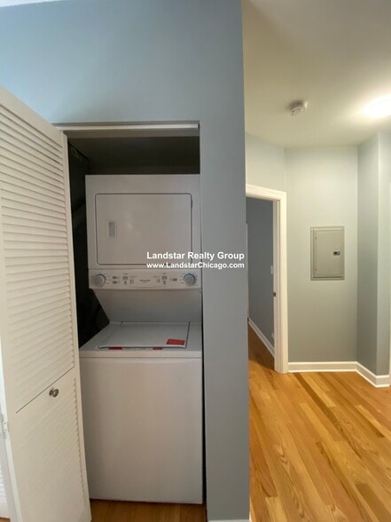 Building Photo - 1645 W Pratt Blvd