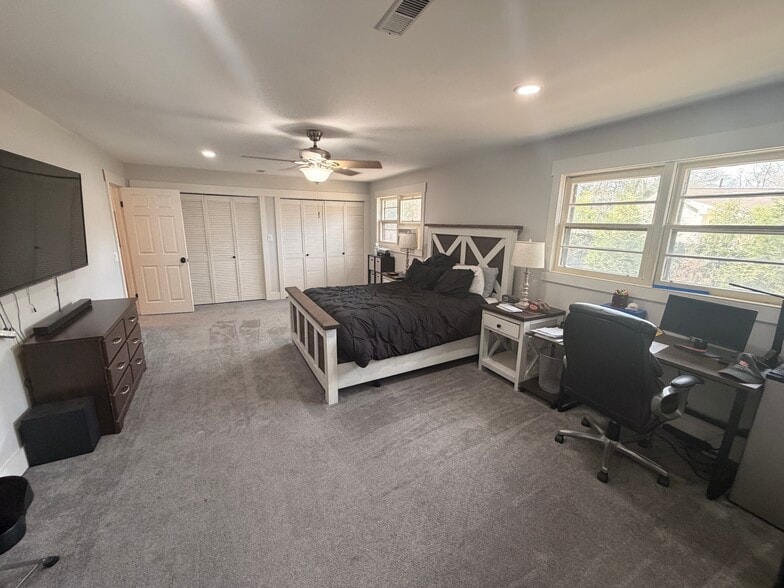 Building Photo - 321 Village Dr