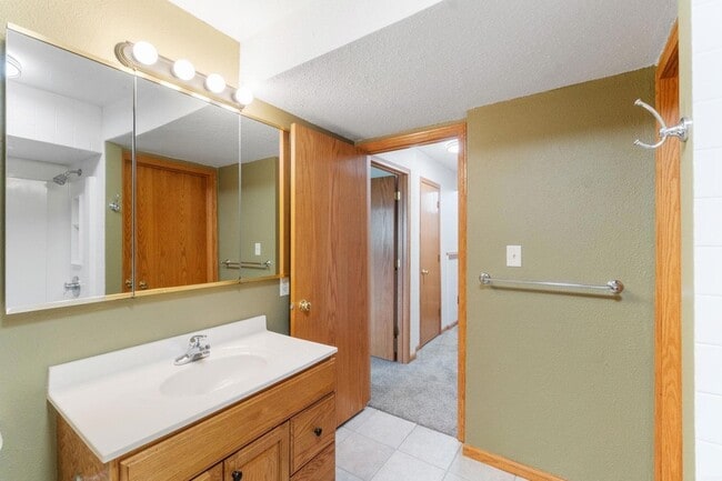 Building Photo - 418 Colby Rd