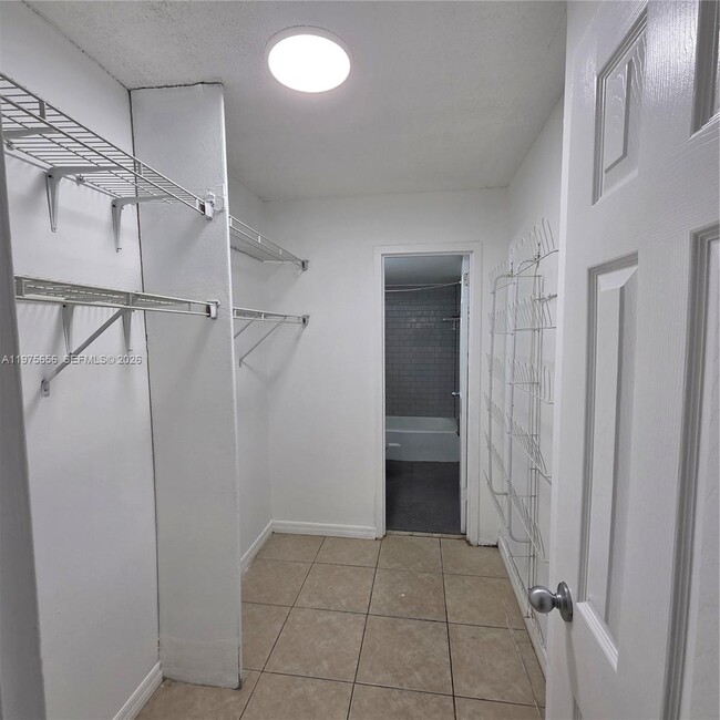 Building Photo - 1650 Sans Souci Blvd