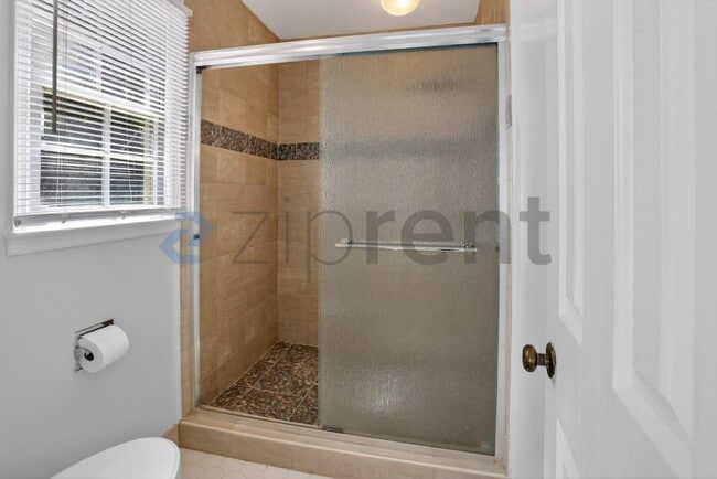 Building Photo - Unit