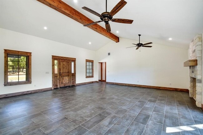 Building Photo - 108 Hub Dr