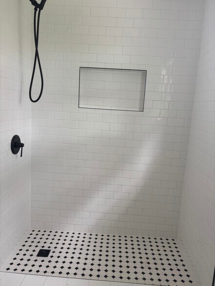 Building Photo - 2706 Canary Dr