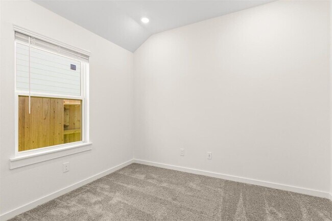 Building Photo - 6643 Escondido Dr