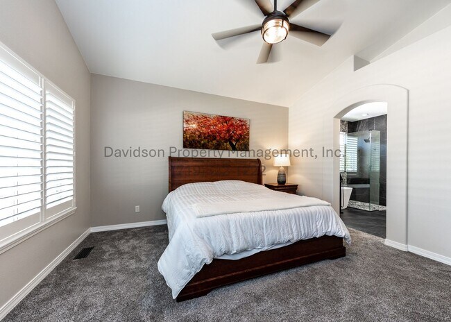 Building Photo - Gorgeous 4 Bedroom House in Pine Creek