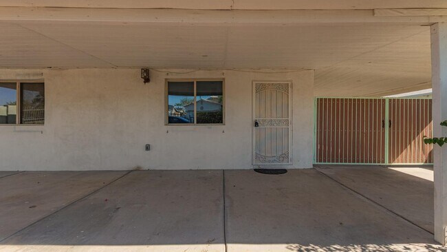 Building Photo - 1429 S 10th Ave