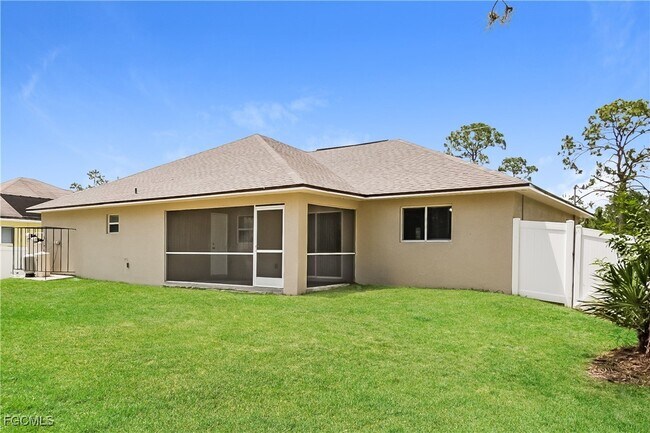 Building Photo - 1056 Summa Blvd