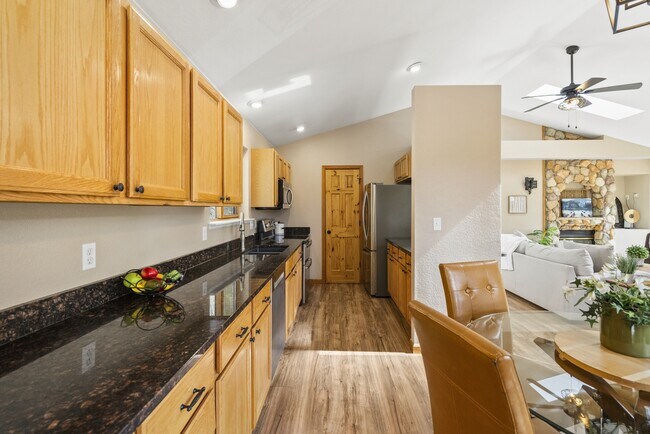Building Photo - 8892 Martin Ln