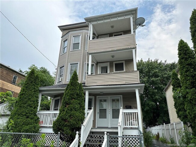 Building Photo - 227 Orland St