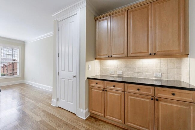 Building Photo - 10293 Midway Ave