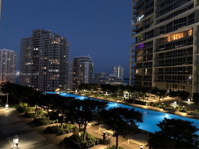 Building Photo - 475 Brickell Ave