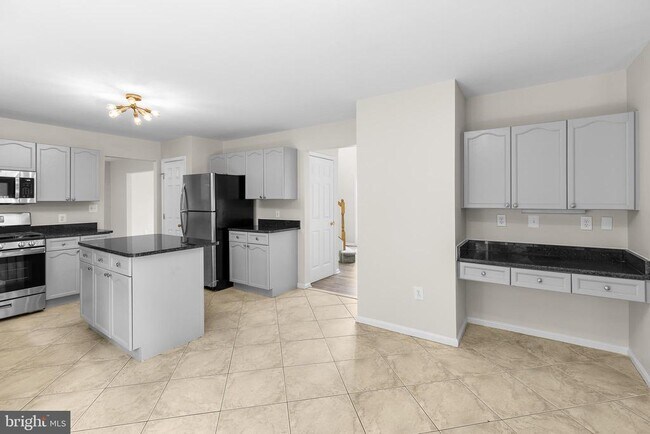 Building Photo - 10004 Field Stone Ct