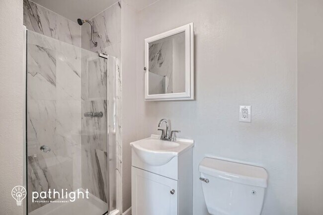 Building Photo - 8201 Woodbourne Dr SW