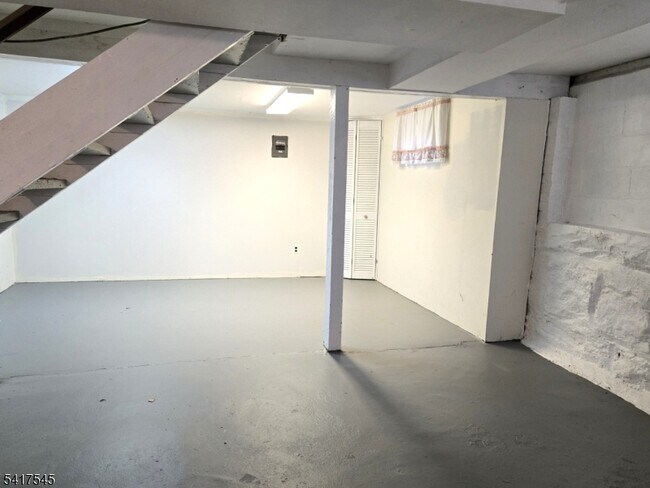 Building Photo - 51 Carrell Rd