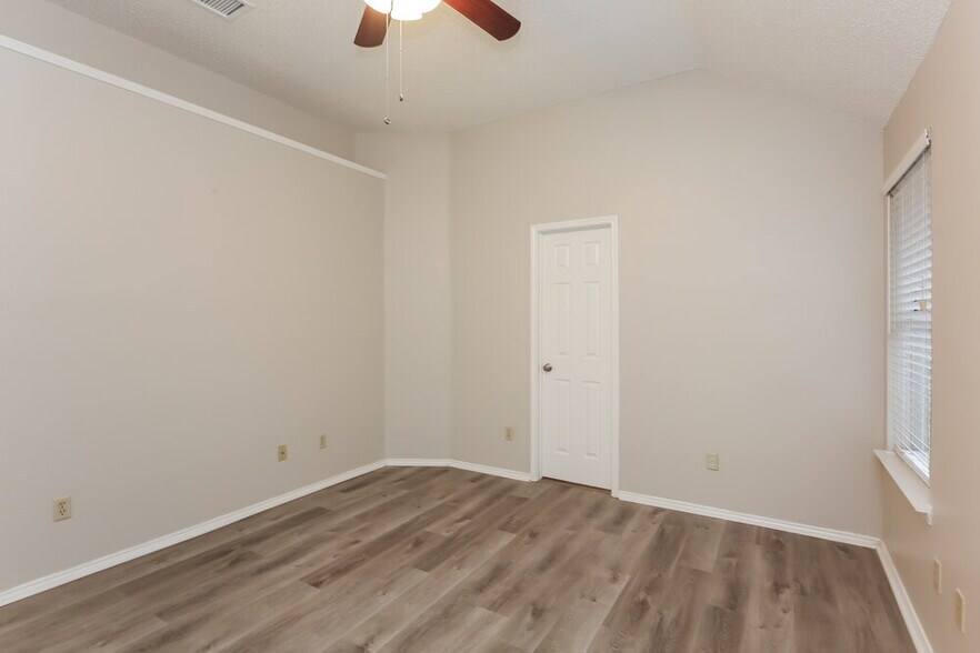 Building Photo - 6609 Wildhaven Dr