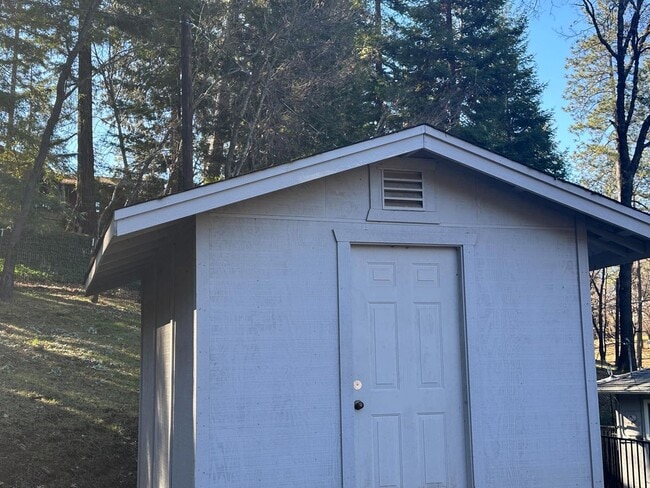 Building Photo - 987 Timber Hills Rd