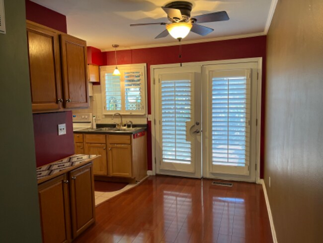 Building Photo - 1349 El Dorado Dr