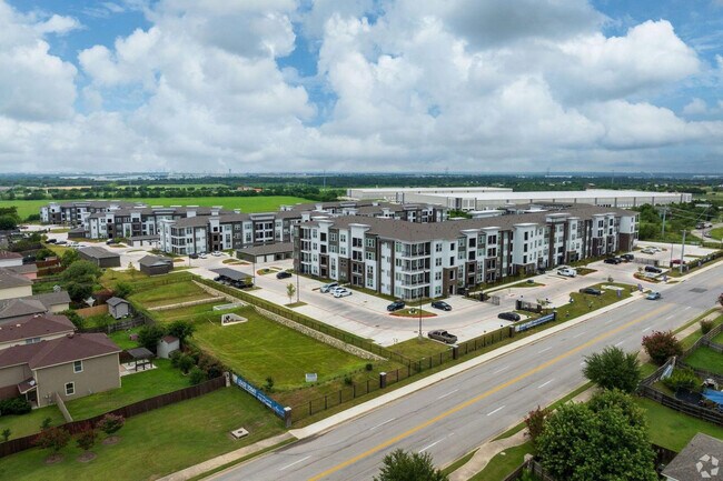 Building Photo - 12100 1/2 Ferrystone Glen Drive-SI ID1240322P