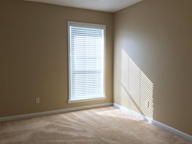 Building Photo - 3BD/2BA Home in Bartlett. Pets Welcome!