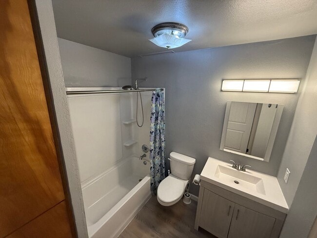 Building Photo - 3630 O'Malley Rd