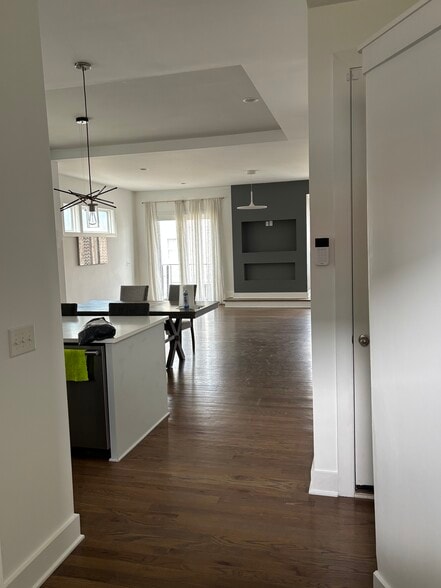 Building Photo - 908 Southside Pl