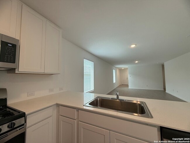 Building Photo - 267 Ottawa Way