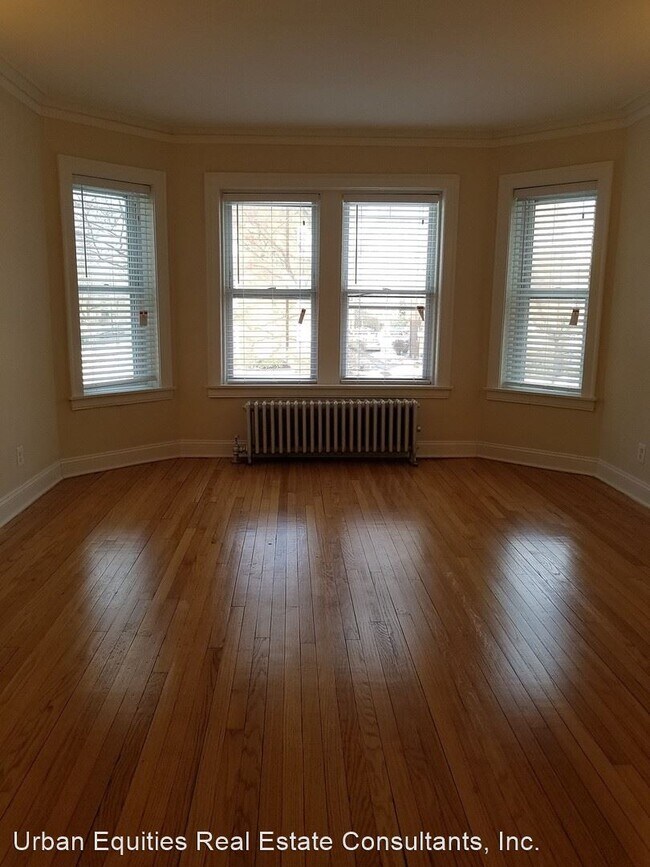 Building Photo - 824 Dobson St