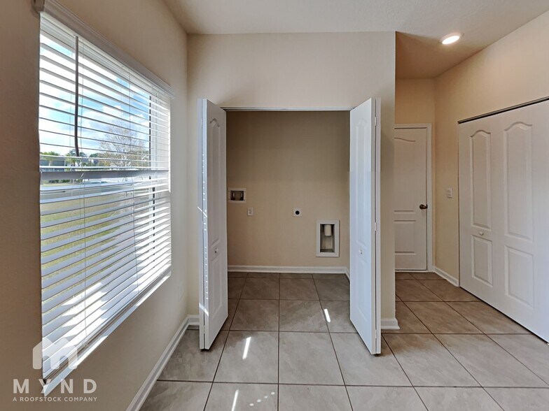 Building Photo - 7717 Legacy Trl