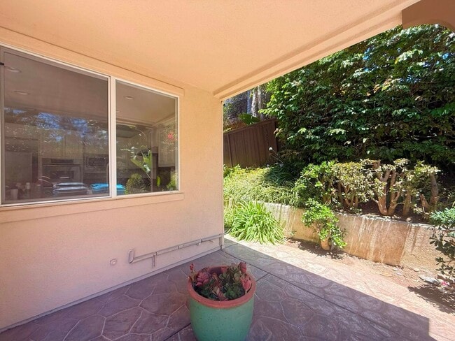 Building Photo - 10636 Senda Acuario