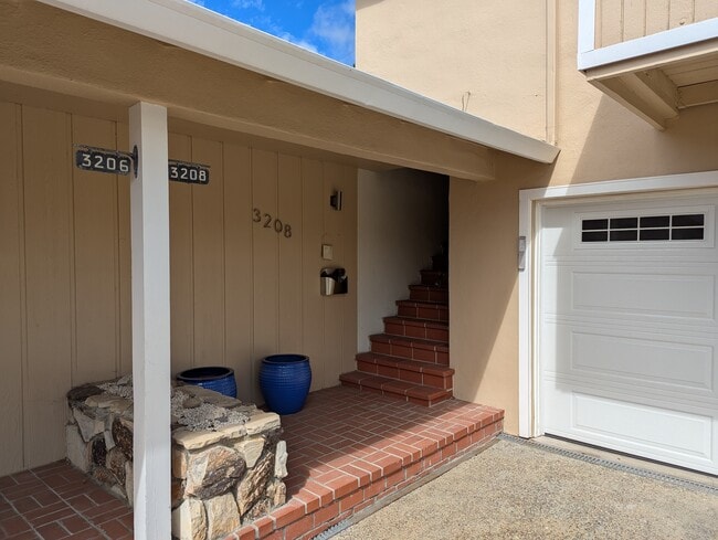 Building Photo - 3208 Countryside Dr