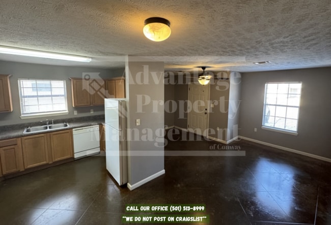 Building Photo - 1/2 Off Deposit Move-In Special!