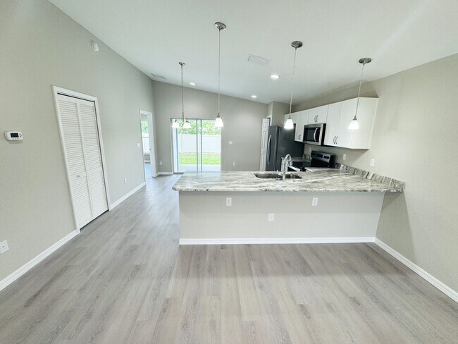 Building Photo - 6574 SE 108 Ln