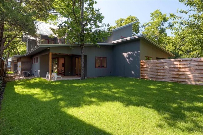 Building Photo - 5605 William Holland Ave