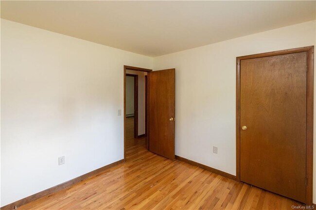 Building Photo - 5 Boxwood Close
