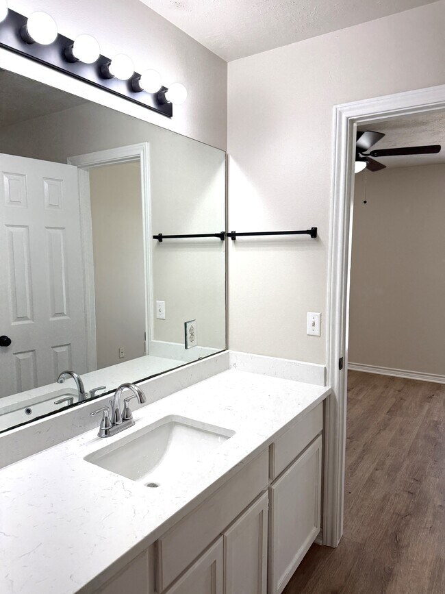 Building Photo - 2308 Antelope Ln