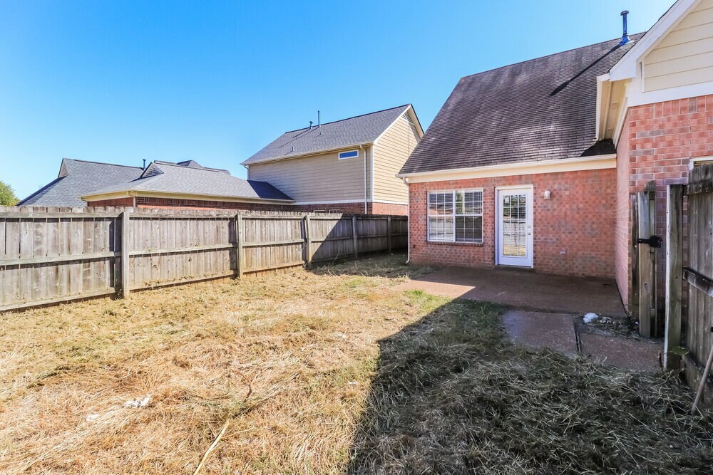 Building Photo - 8692 Overcup Oaks Dr